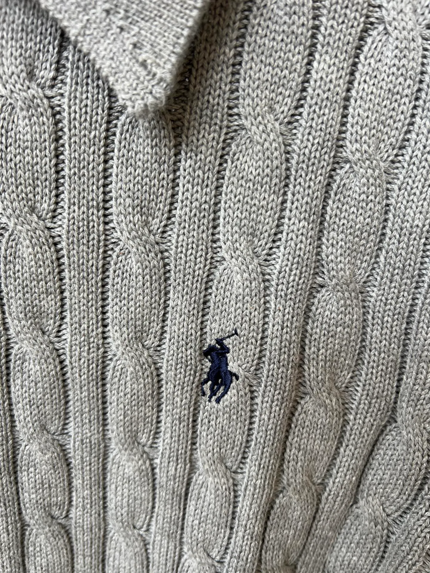 P240 Ralph Lauren fall lapel unisex polo sweater, made of the same pure cotton washed fabric as the original, all craftsmanship details restored to the original, buttoned lapel upper body with a lazy old money style
